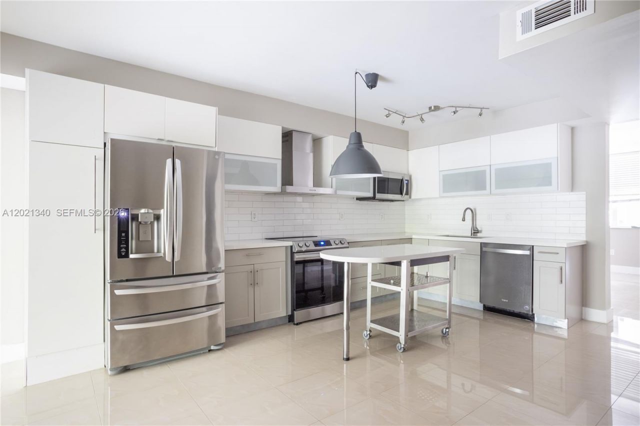 14333 Memorial Hwy, Unit 9K, Miami, FL 33161 Photo