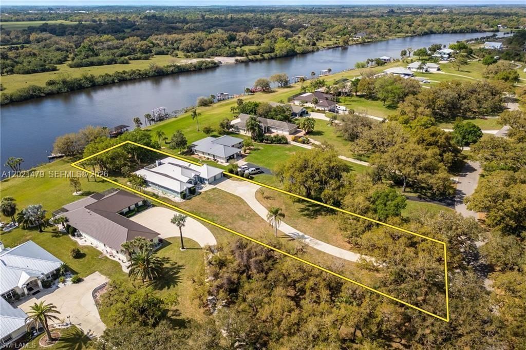 1261 Riverbend Dr , Labelle, FL 33935 Photo
