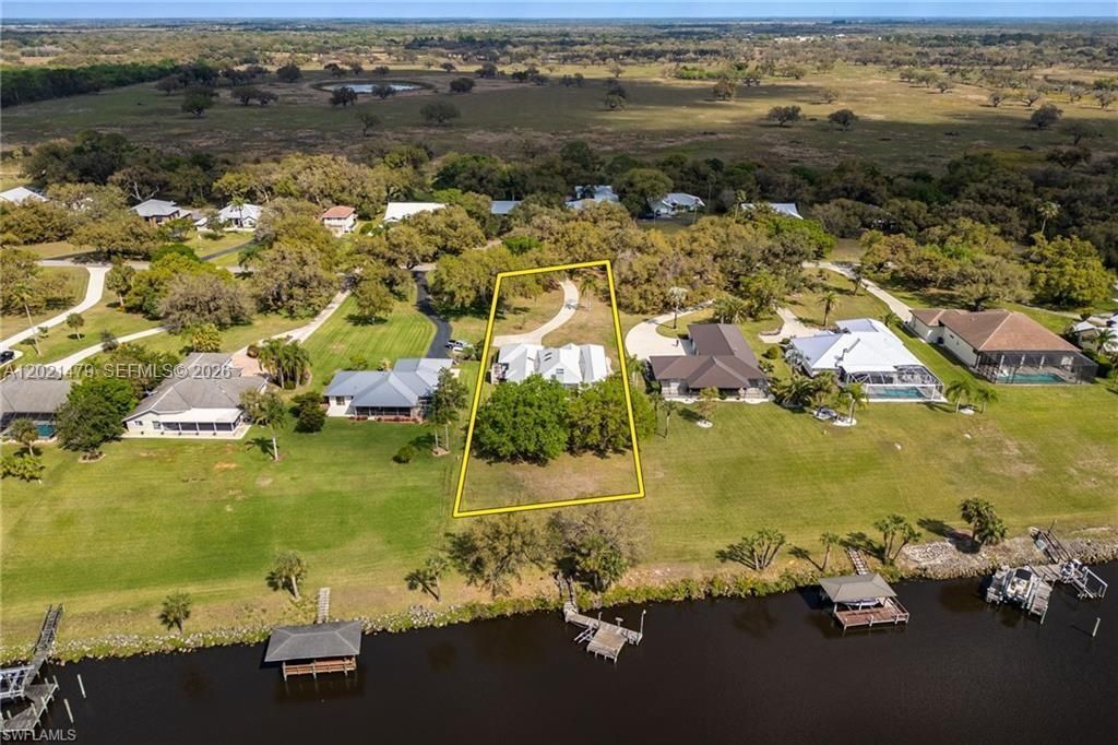 1261 Riverbend Dr , Labelle, FL 33935 Photo