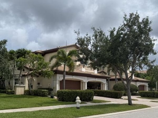 99 Tresana Boulevard, Unit 1, Jupiter, FL 33478