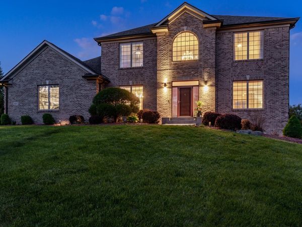 12807 Skyline Drive, ROSCOE, IL 61073