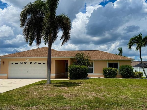 213 SW 10th TER , CAPE CORAL, FL 33991