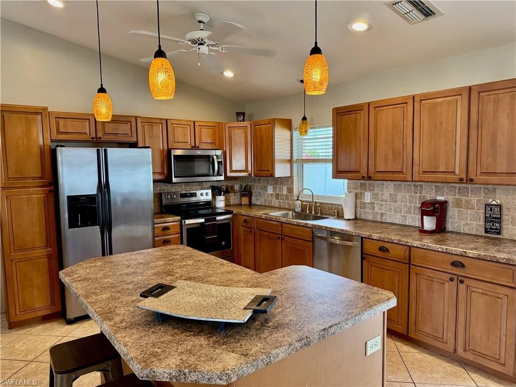 213 SW 10th Ter , Cape Coral, FL 33991 Photo