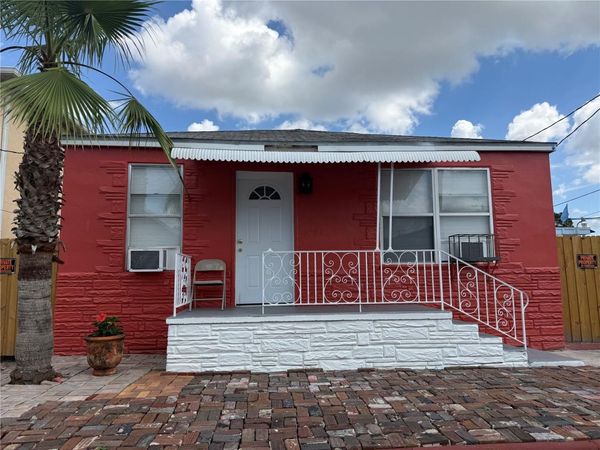 2905 W CHESTNUT STREET , TAMPA, FL 33607
