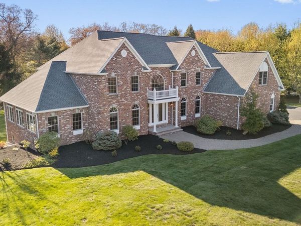 12 Arrowhead Lane, Westborough, MA 01581