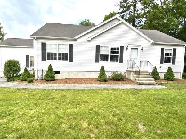12 Mountain Ash Rd, Unit 12, East Bridgewater, MA 02333