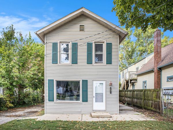 831 Vine Street, Lansing, MI 48912