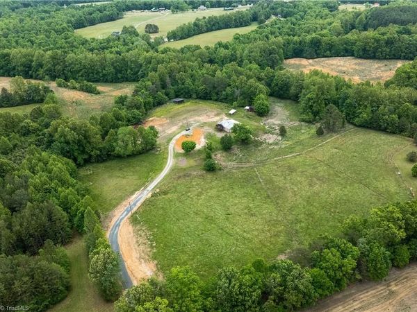 4275 Grubbs Road , Walkertown, NC 27051