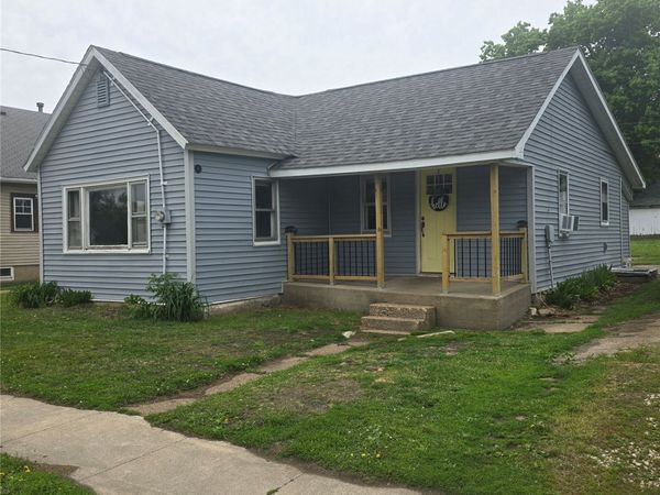 309 Main Street , Oxford Junction, IA 52323