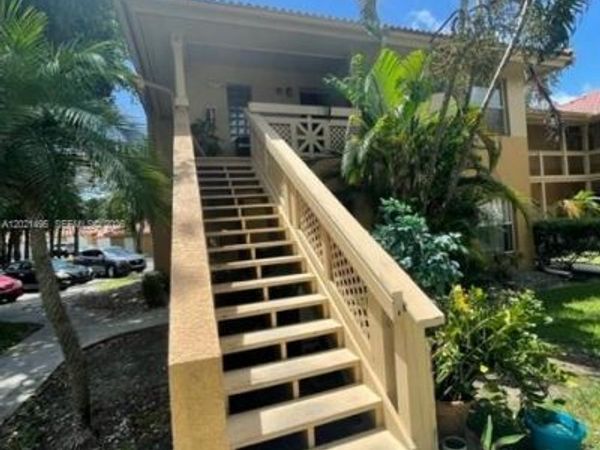4767 Via Palm Lks , Unit 209, West Palm Beach, FL 33417