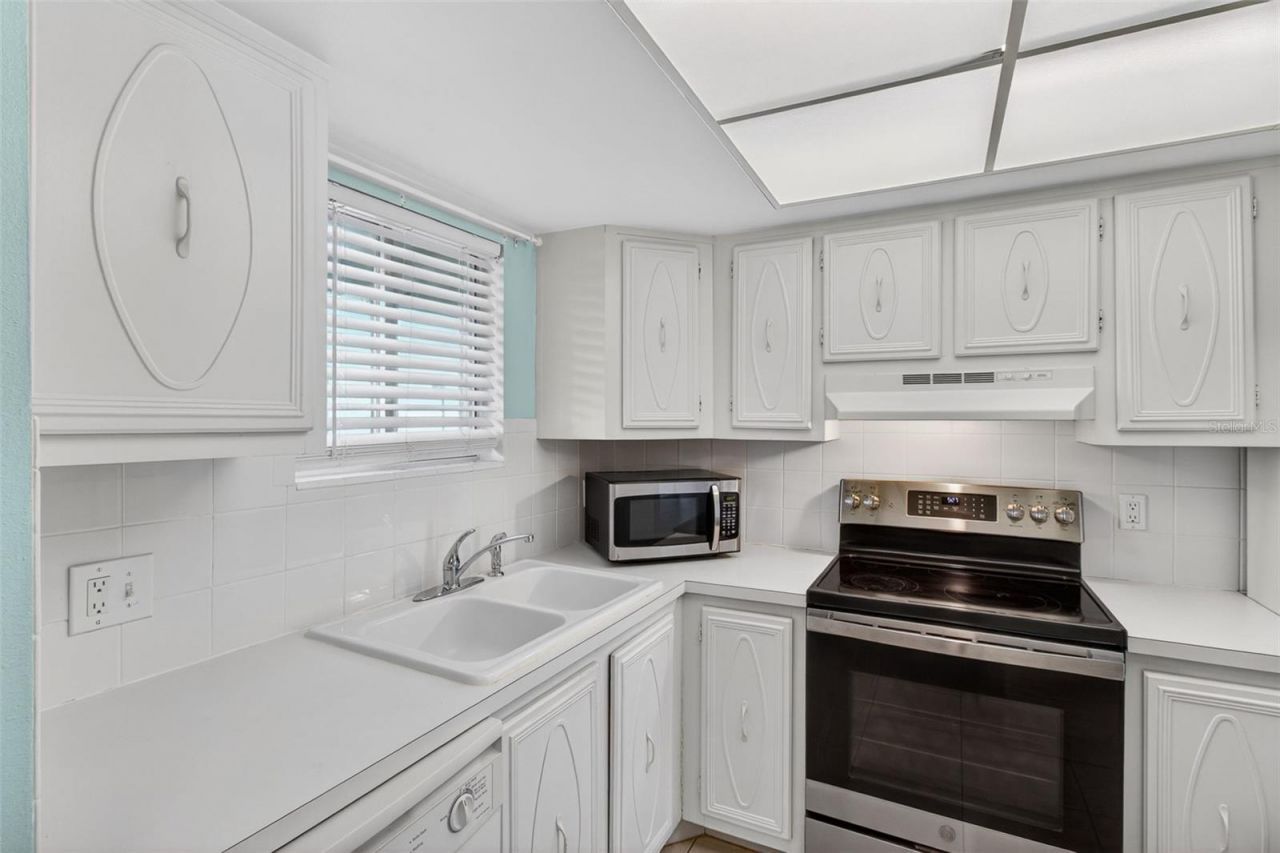 801 83rd Avenue N, Unit 118, Saint Petersburg, FL 33702 Photo