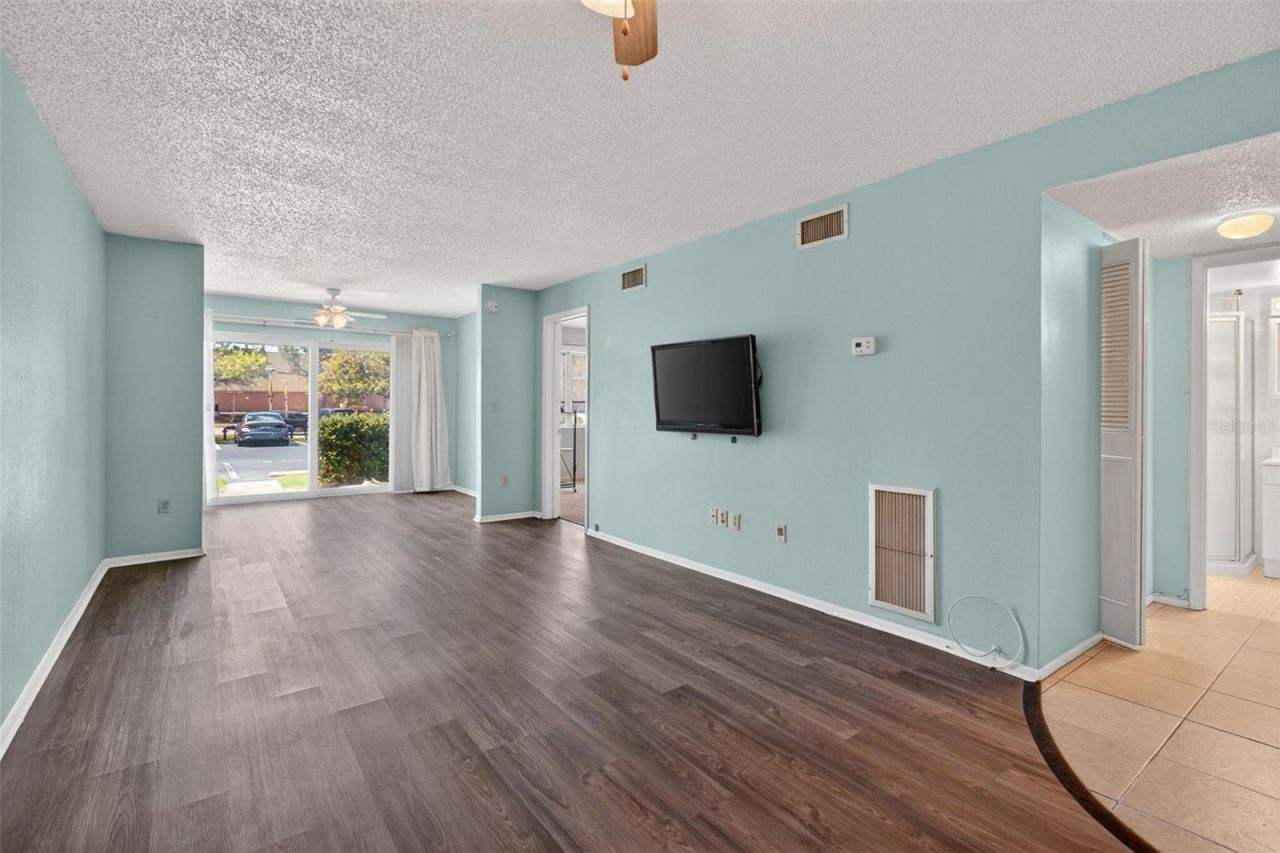 801 83rd Avenue N, Unit 118, Saint Petersburg, FL 33702 Photo