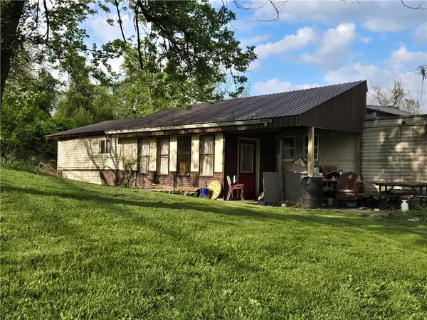 10 Courson Hill Rd, Washington, PA 15301