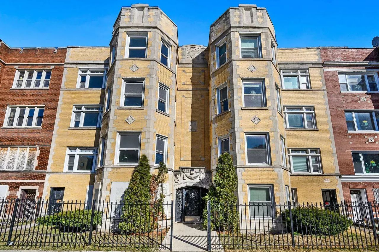6837 S Clyde Avenue , Chicago, IL 60649