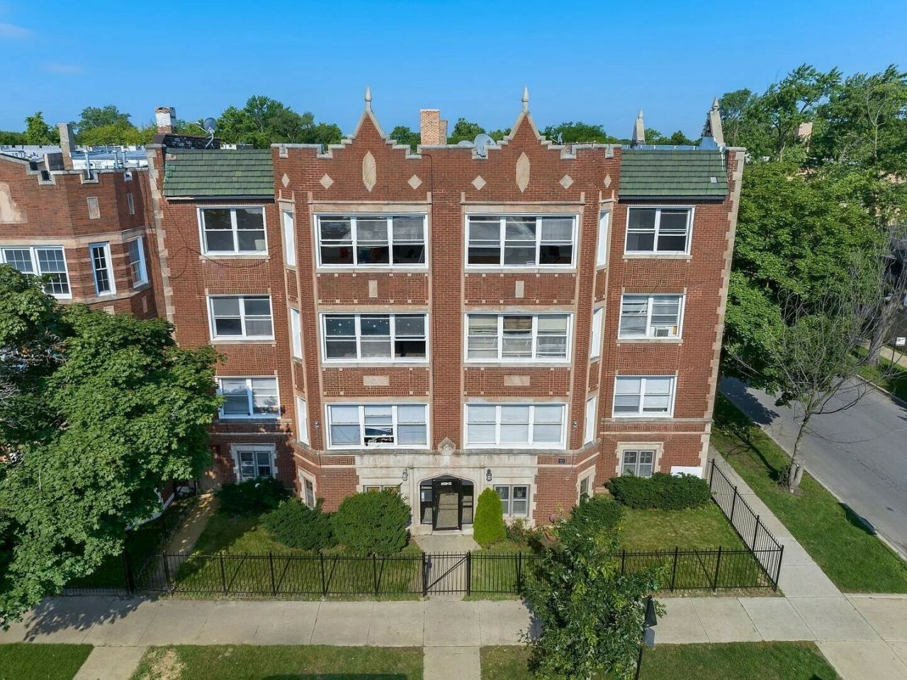 7600 S Phillips Avenue , Chicago, IL 60649