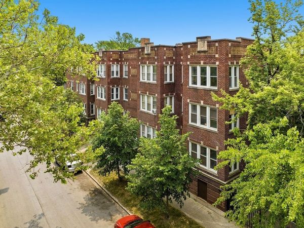 7400 S Phillips Avenue, Chicago, IL 60649
