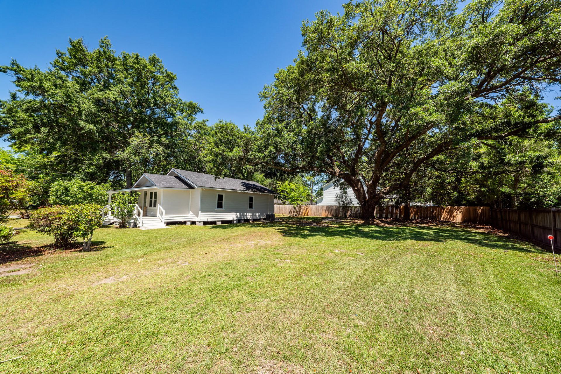2218 Woodland Shores Road Photo 2