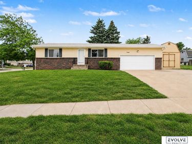 7508 S 147 Street , Omaha, NE 68138