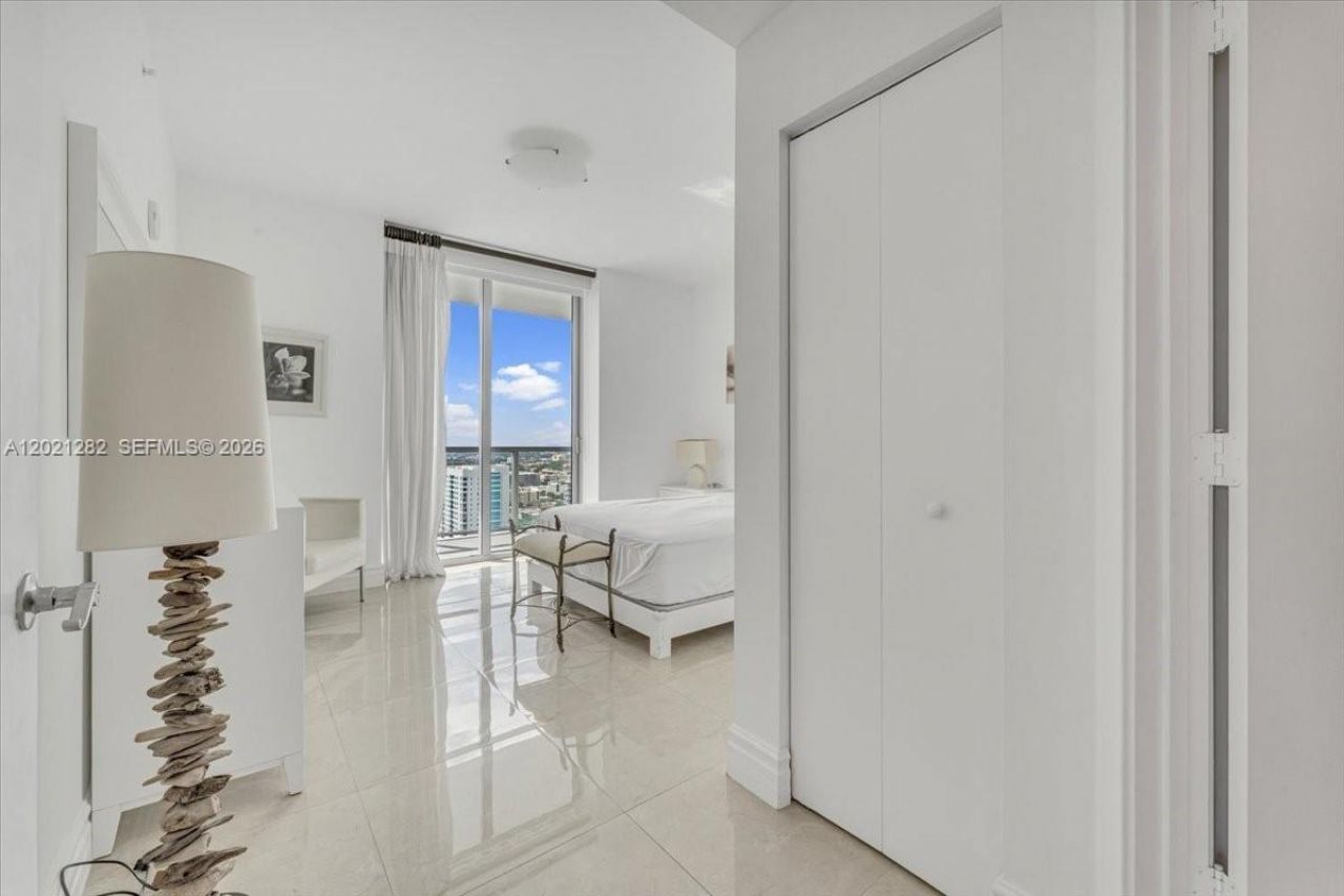 79 SW 12th St , Unit 3401-S, Miami, FL 33130 Photo