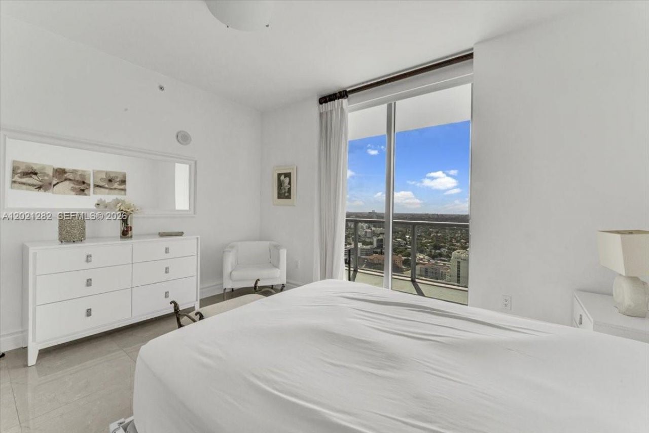 79 SW 12th St , Unit 3401-S, Miami, FL 33130 Photo