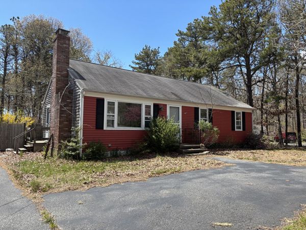 8 Oakleaf Circle, Harwich, MA 02645