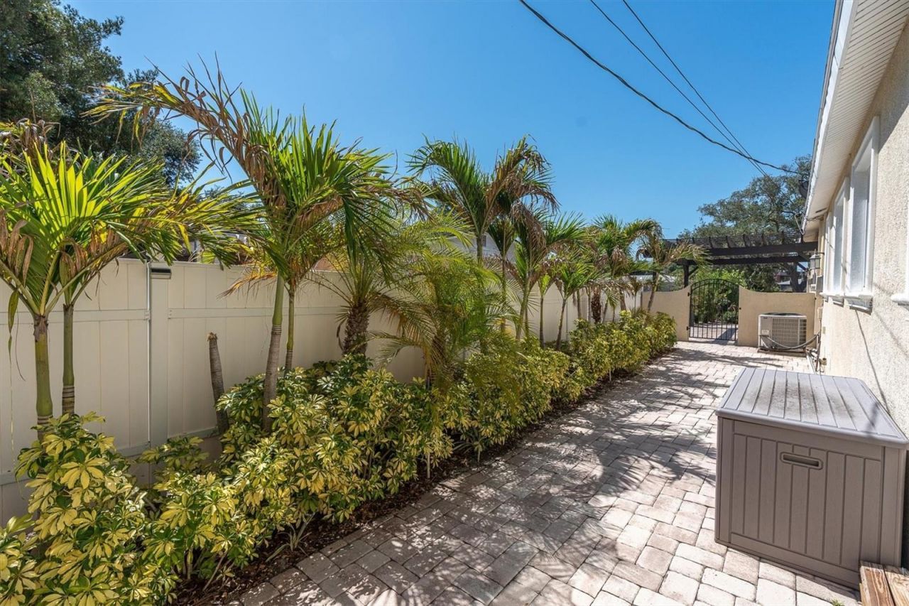 6145 2nd Avenue N, Saint Petersburg, FL 33710 Photo