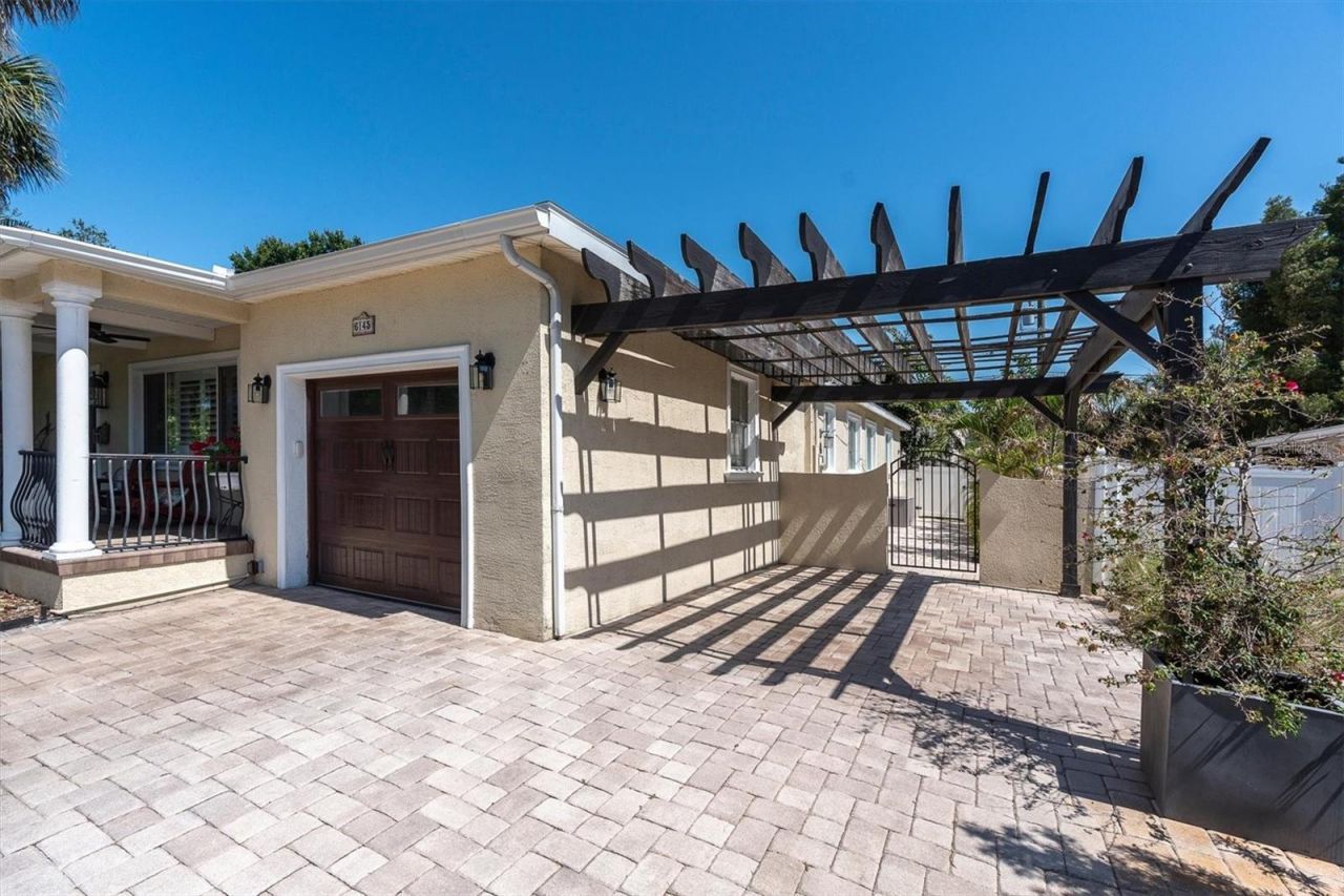 6145 2nd Avenue N, Saint Petersburg, FL 33710 Photo