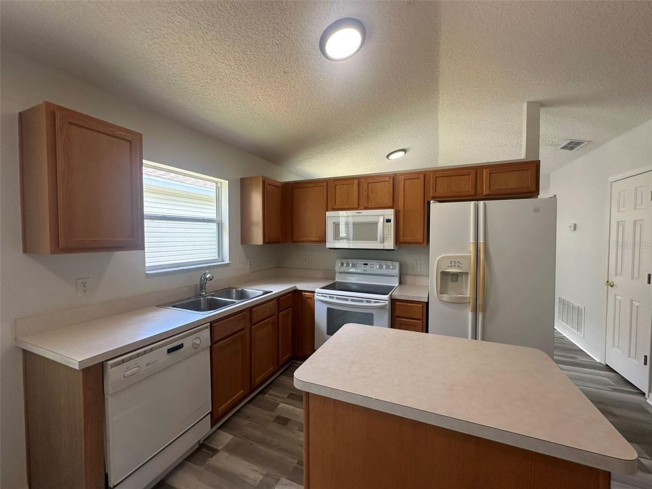 25335 Cranes Roost Circle , Leesburg, FL 34748 Photo
