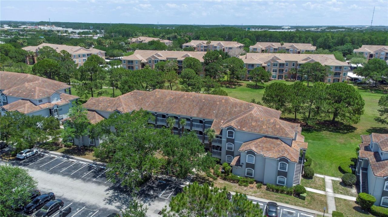 14013 Fairway Island Drive, Unit 426, Orlando, FL 32837 Photo