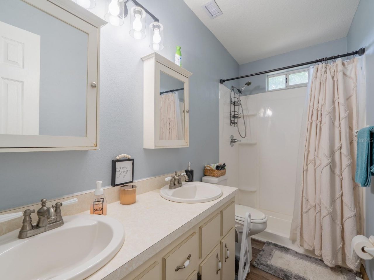4381 NE 105th Place , Anthony, FL 32617 Photo
