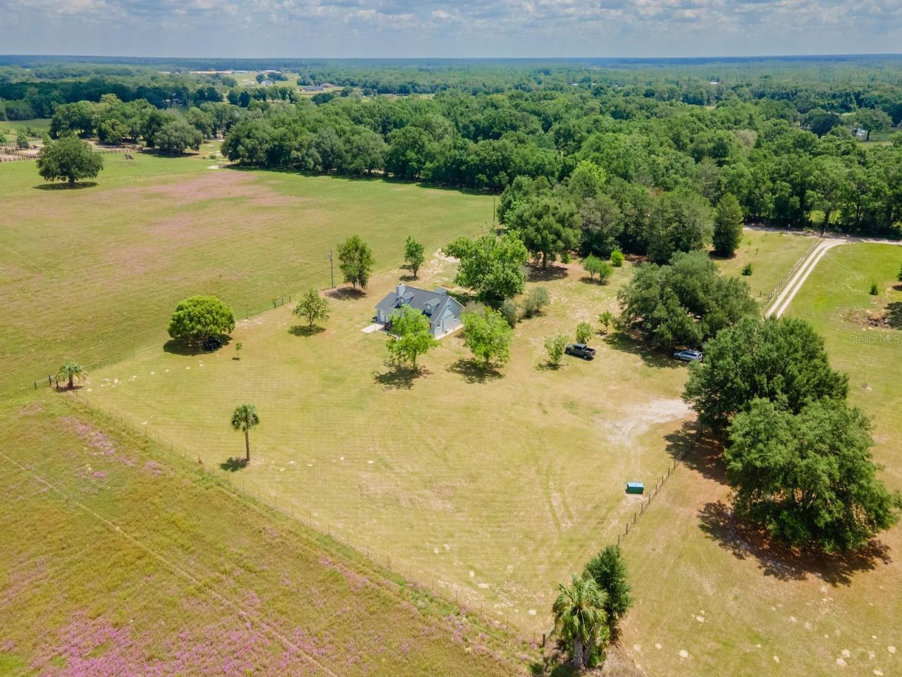 4381 NE 105th Place , Anthony, FL 32617 Photo