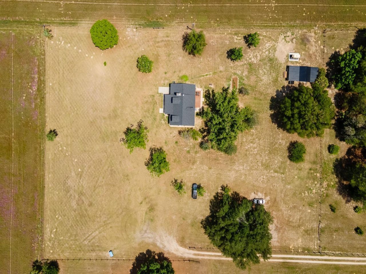 4381 NE 105th Place , Anthony, FL 32617 Photo