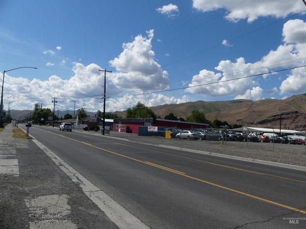 1324 & 1330 Bridge St, Clarkston, WA 99403