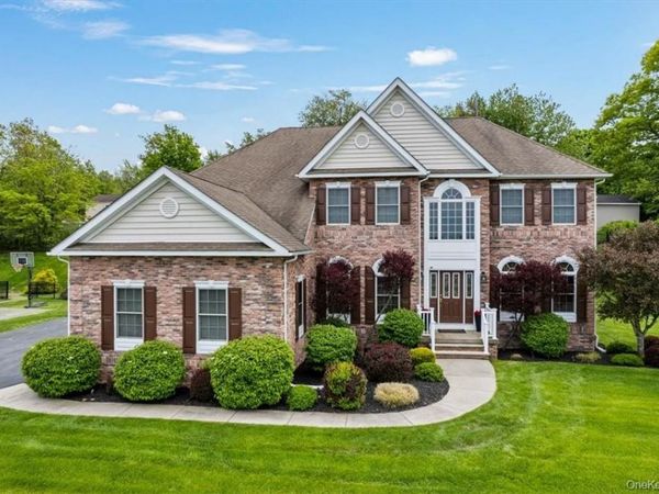 27 DeAngelis Drive, Monroe, NY 10950