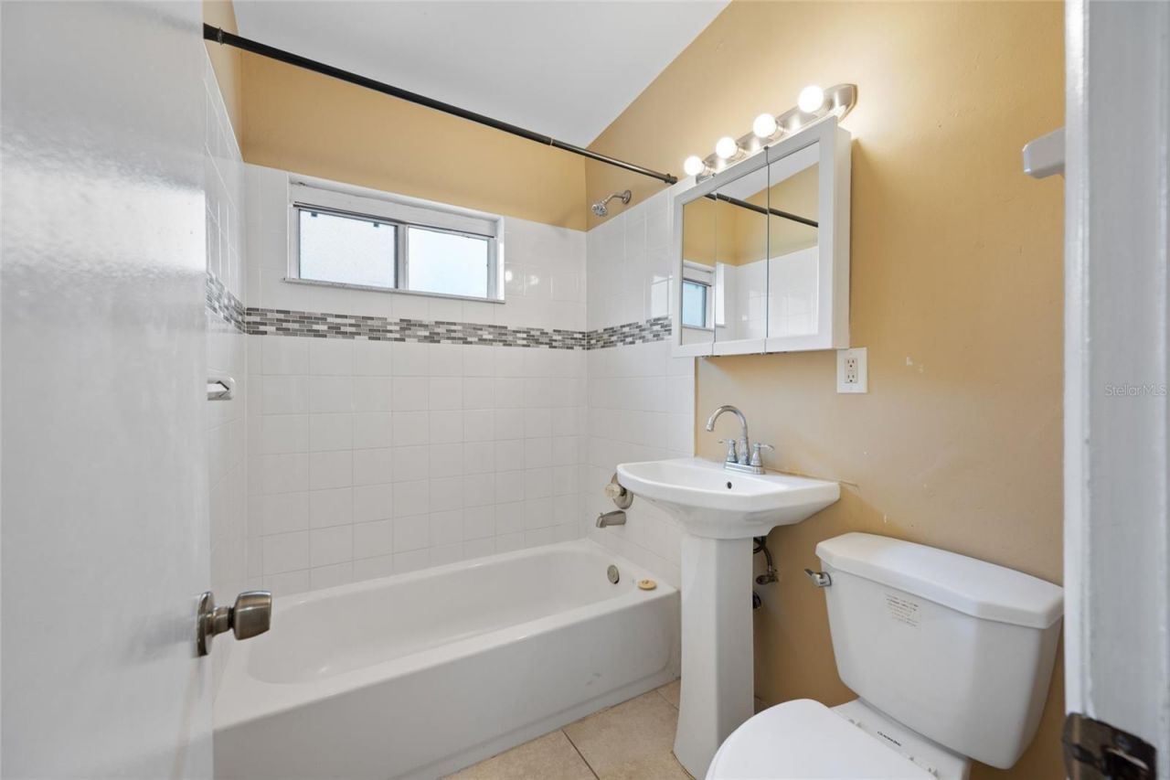 289 43rd Terrace Se, Saint Petersburg, FL 33705 Photo