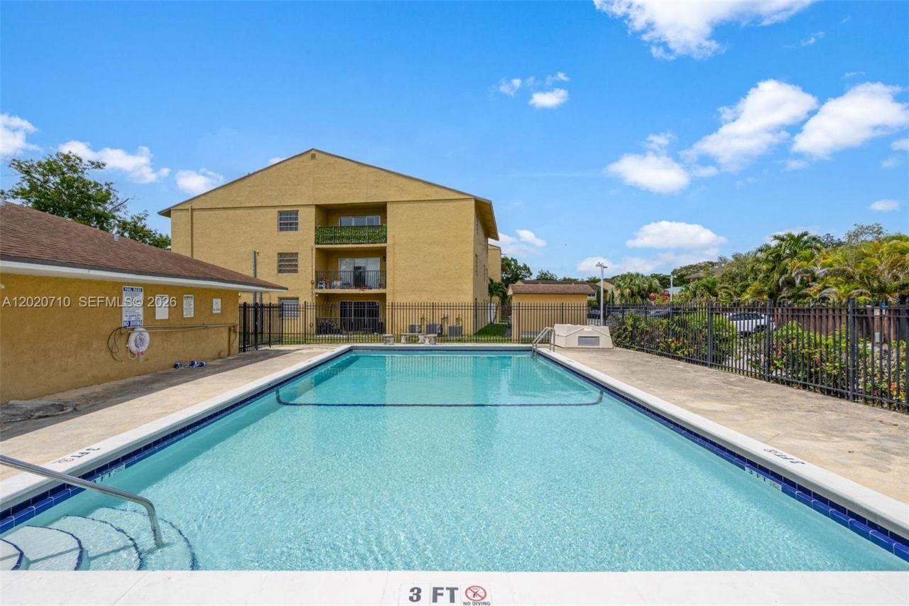15430 SW 82nd Ln , Unit 622, Miami, FL 33193 Photo
