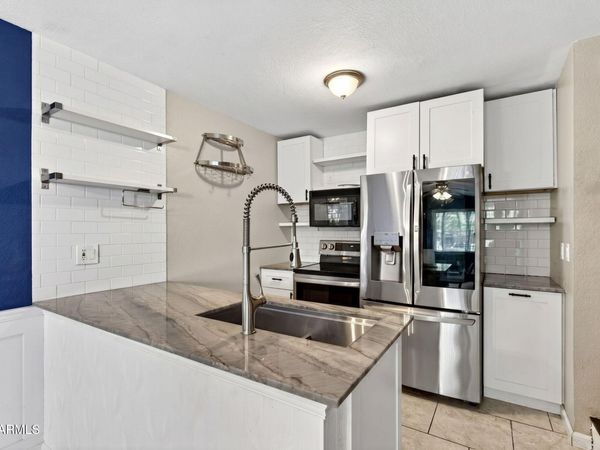 510 N ALMA SCHOOL Road, Unit 210, Mesa, AZ 85201
