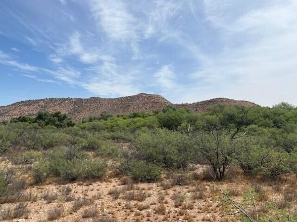 0000 Siesta Street, Unit 4, Clarkdale, AZ 86324