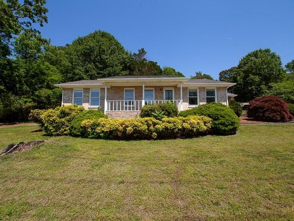 102 Lindsey Court NE, Calhoun, GA 30701