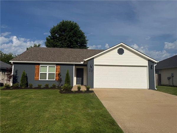 29 Cheryl Circle, Bentonville, AR 72712