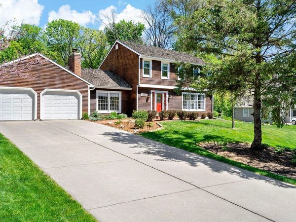 8660 Black Maple Drive, Eden Prairie, MN 55344