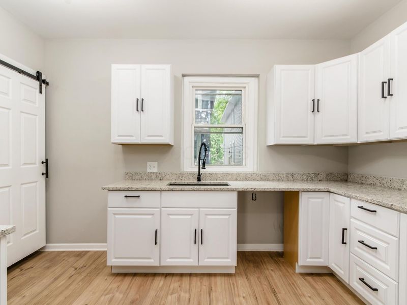 2406 Findley Avenue, Unit 2408, Columbus, OH 43202 Photo 12