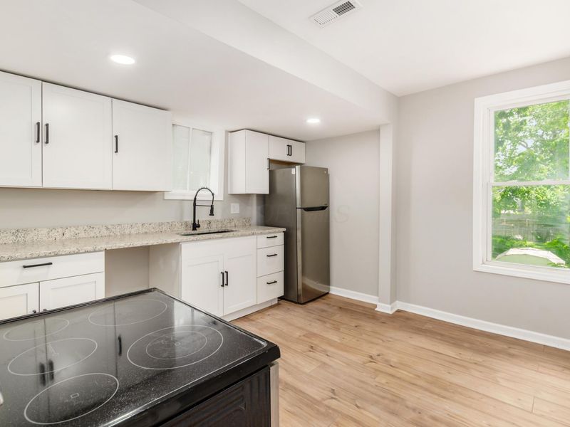2406 Findley Avenue, Unit 2408, Columbus, OH 43202 Photo 27