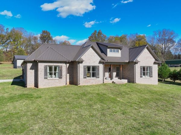 2189 Double Branch Rd, Columbia, TN 38401
