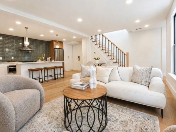 7 Pierce Ave, Jersey, NJ 07307