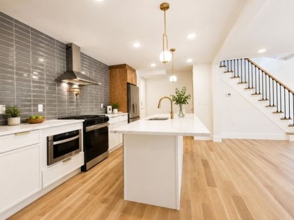 7 Pierce Ave, Jersey, NJ 07307