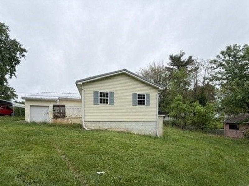 484 Haessler Avenue, Zanesville, OH 43701 Photo 3