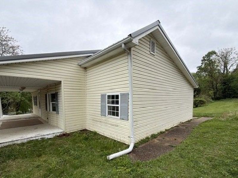 484 Haessler Avenue, Zanesville, OH 43701 Photo 4