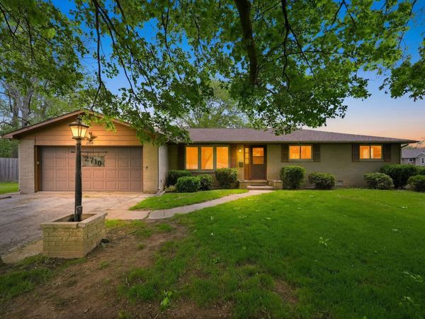 2710 Reed Road, Fort Wayne, IN 46815