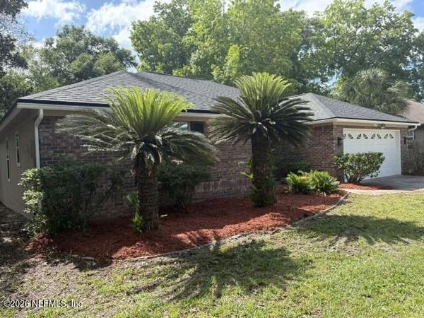 1614 PONDEROSA PINE Drive E, Jacksonville, FL 32225